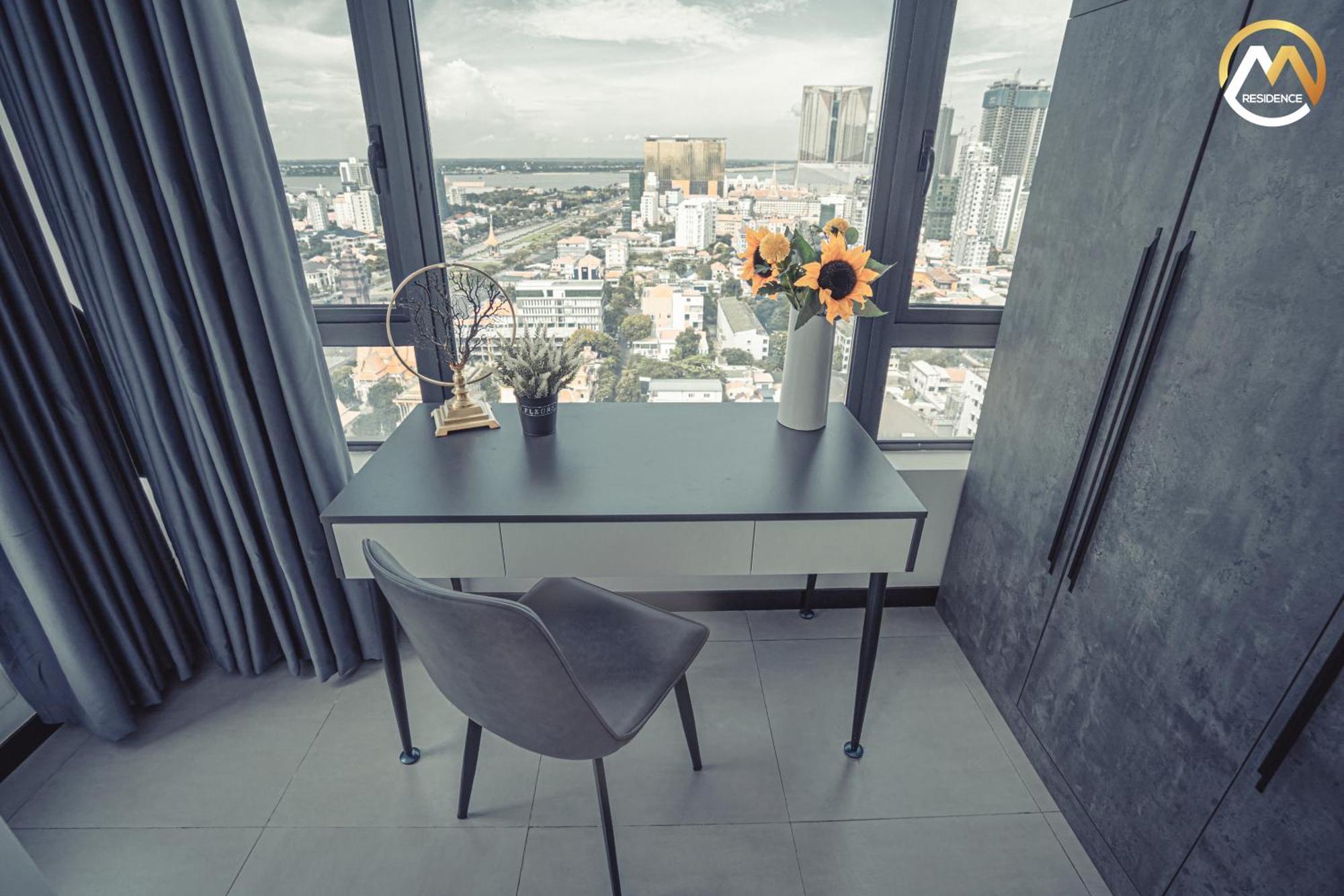 Hotel Serviced Apartments Top One Infinity Pool With View Of 360 Degree Phnom Penh Exterior foto